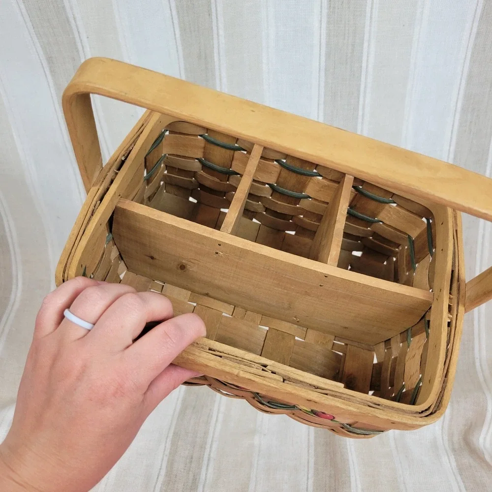 Woven Picnic Basket Rectangle Apples Decoration Silverware and Plates Holder